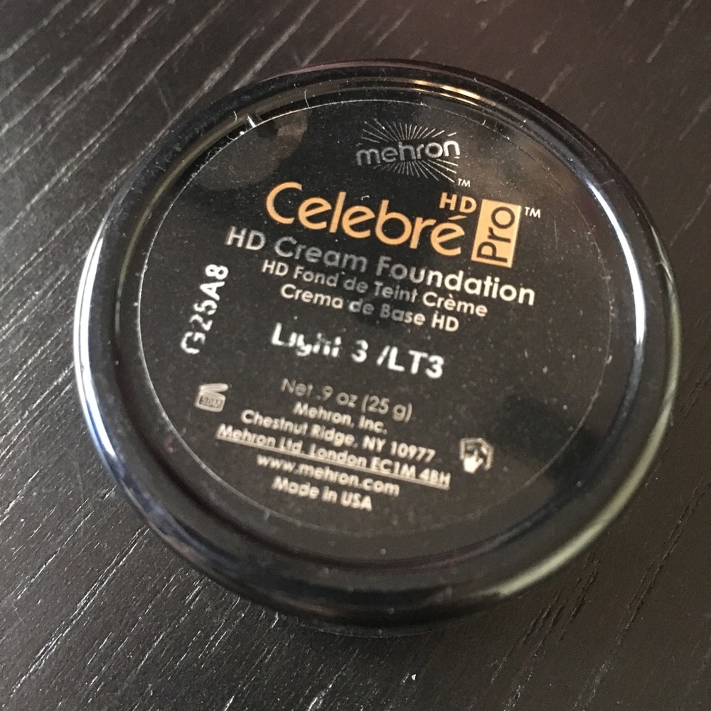 Celebré Pro-HD Cream Foundation in Light 3